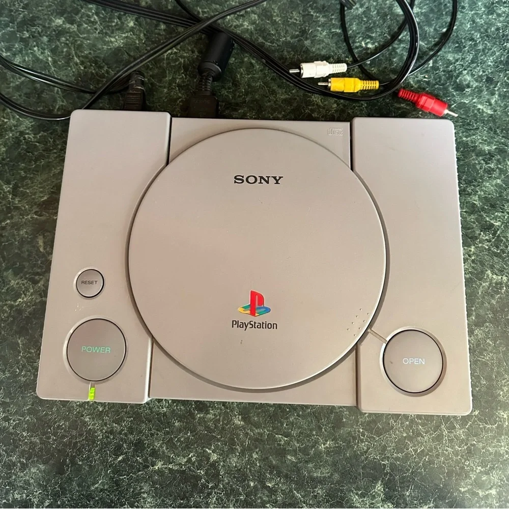 Play Station1 system 1998 SCPH-7501